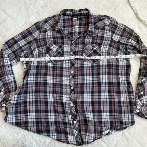 Torrid | Parker Plaid Long Sleeve Front Button Up Camp Shirt | size 0 - Picture 12 of 13